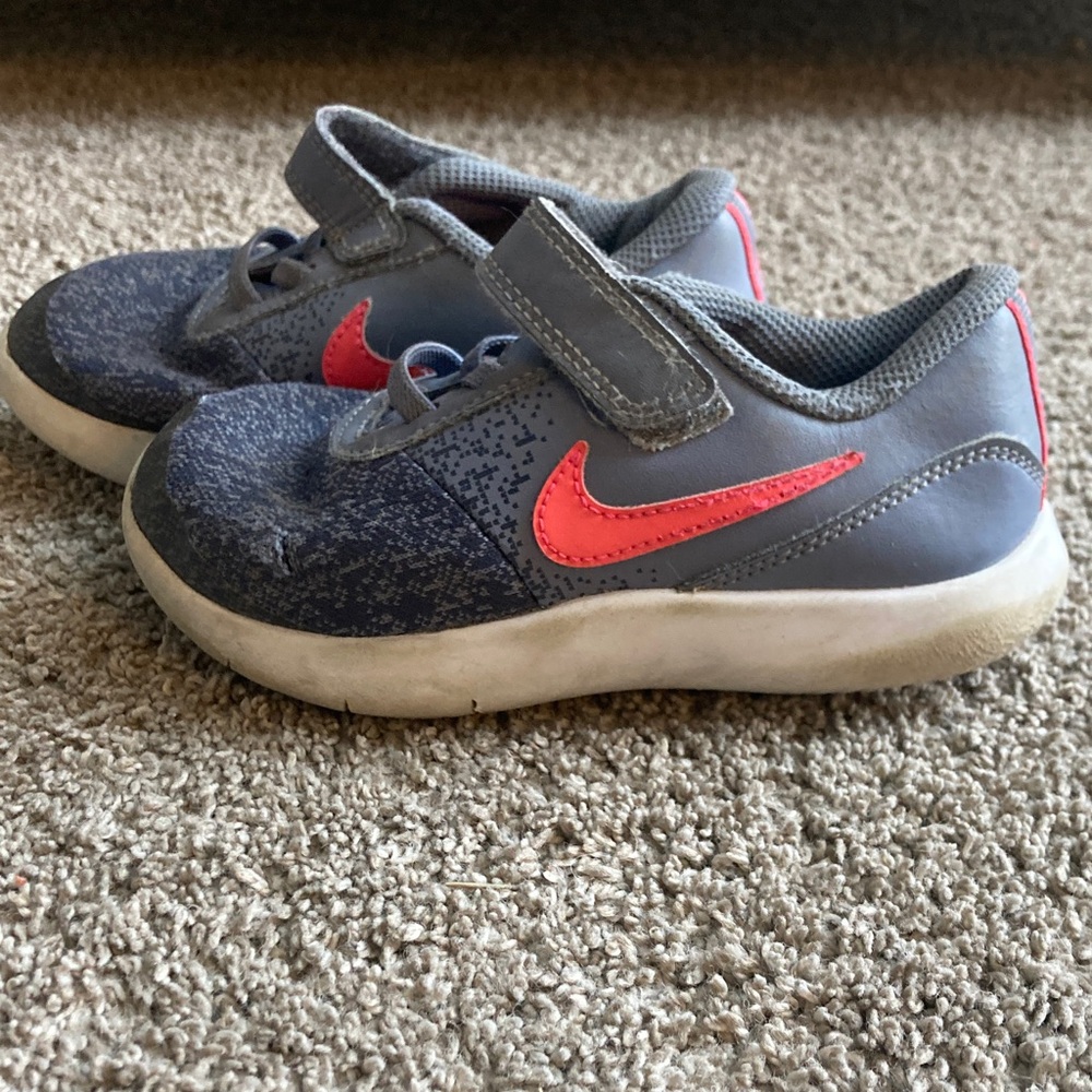 Girls Nike shoes